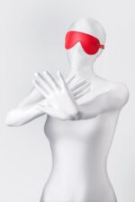 Maska erotyczna – Anonymo – skóra PU, czerwona, 65 cm - obrazek 2