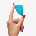 Kubeczek menstruacyjny Fun Cup A – turkusowy - obrazek 2