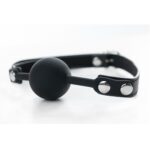 Black silicone ball gag with adjustable straps - obrazek 2